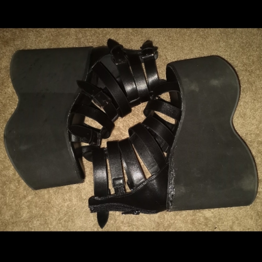 N.Y.L.A. Platform Sandals